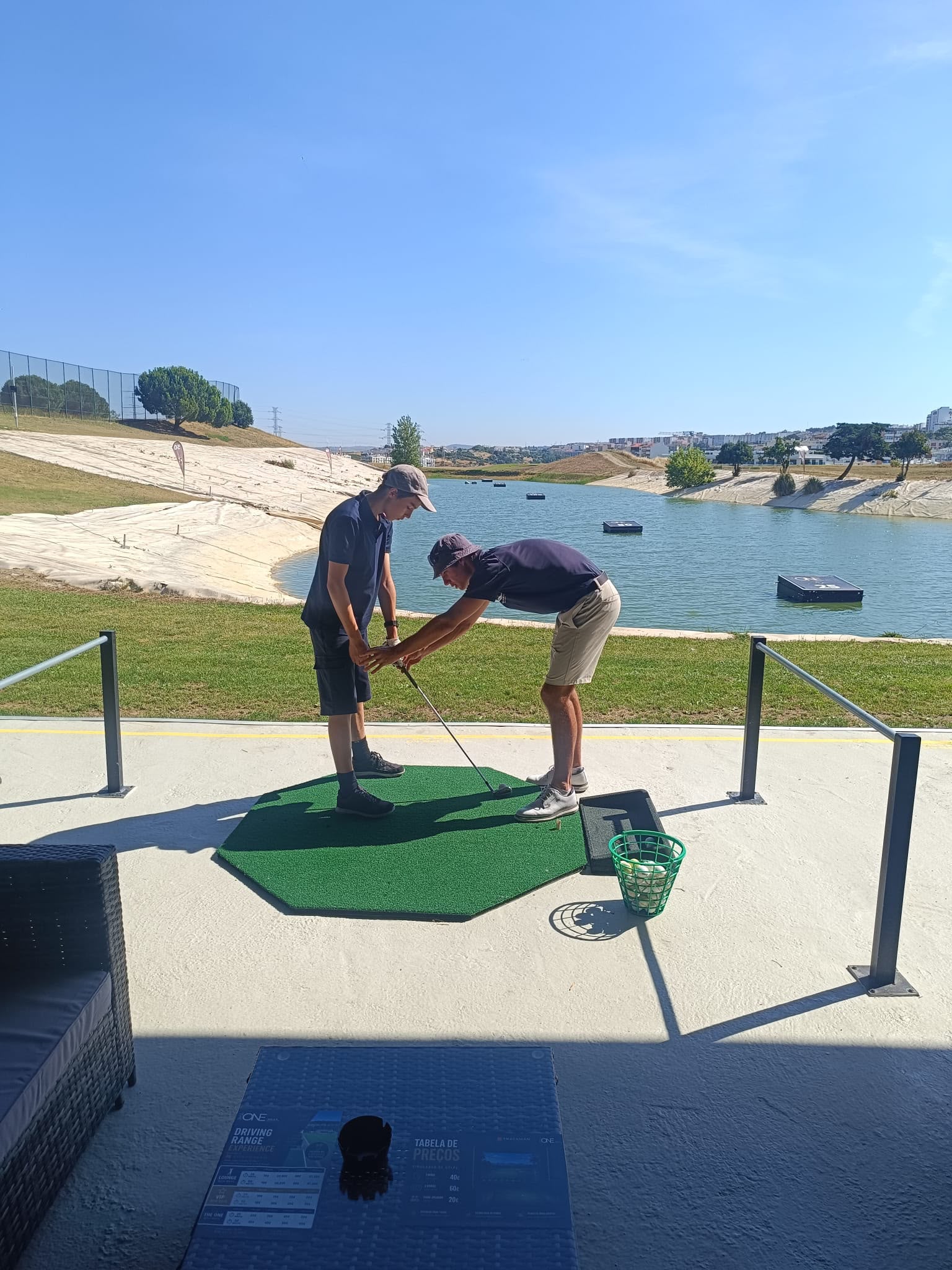 Aula individual de golfe para jovens na THE ONE Junior Academy
